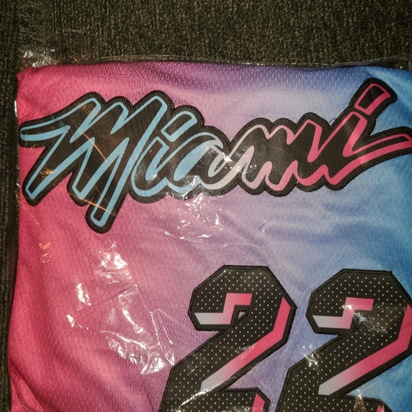 Authentic Jerseys - Picture 14 of 15